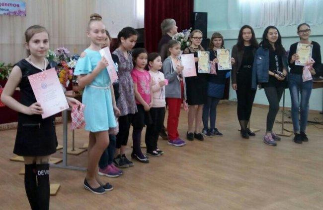 VІ городской конкурс «Весенний вальс цветов»